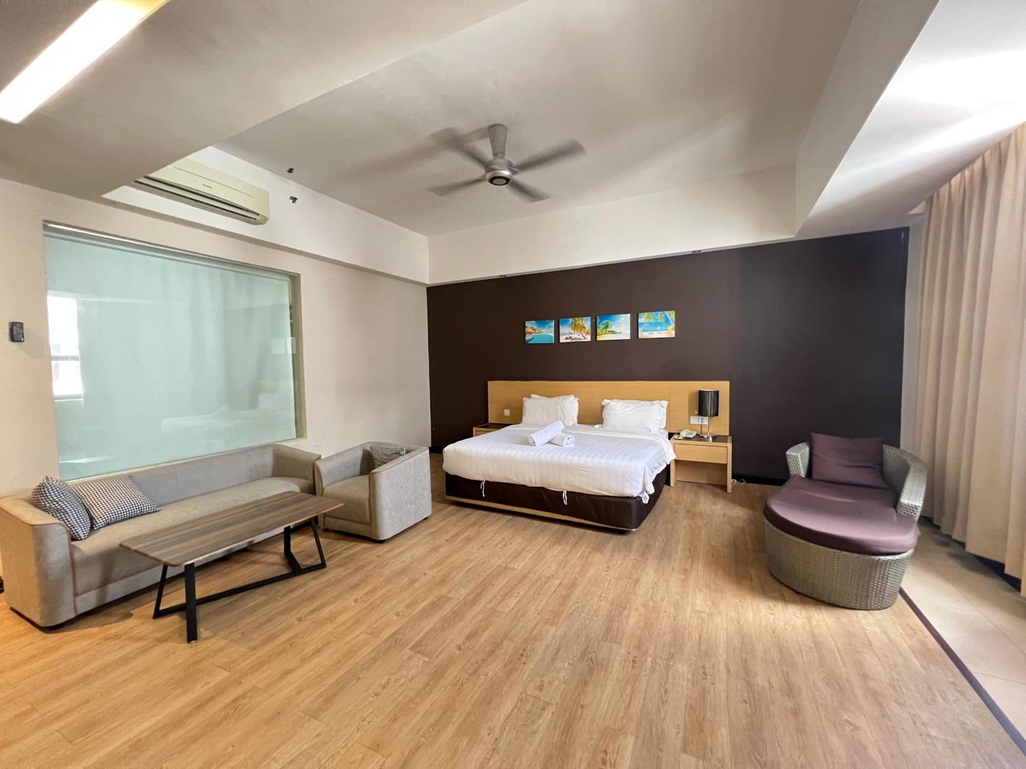 Hotel Langkasuka Langkawi Kuah Exteriör bild